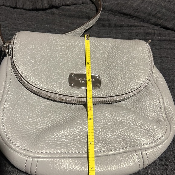 Michael Kors small Bedford crossbody in Gray - Picture 10 of 11